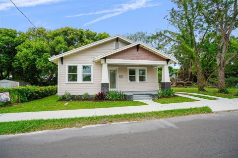 Casa en venta en Tampa, Florida, 3 dormitorios, 162.3 m2 № 1114202 - foto 1