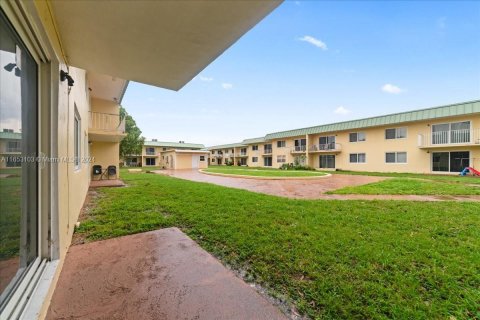 Condo in Miami Gardens, Florida, 1 bedroom  № 1348405 - photo 15