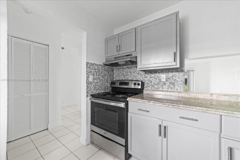 Condominio en venta en Miami Gardens, Florida, 1 dormitorio, 67.82 m2 № 1348405 - foto 3