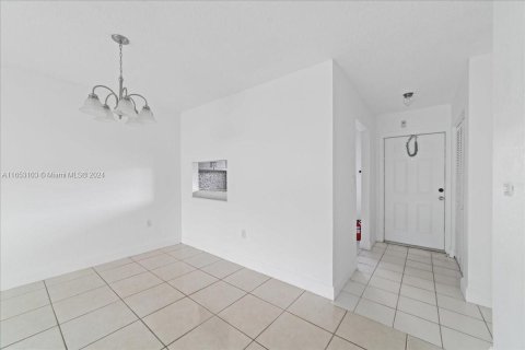 Condo in Miami Gardens, Florida, 1 bedroom  № 1348405 - photo 7