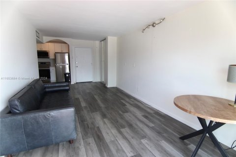 Condo in Miami Beach, Florida, 1 bedroom  № 1348406 - photo 6