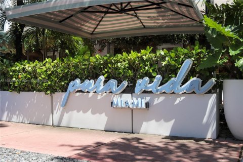 Condo in Miami Beach, Florida, 1 bedroom  № 1348406 - photo 25