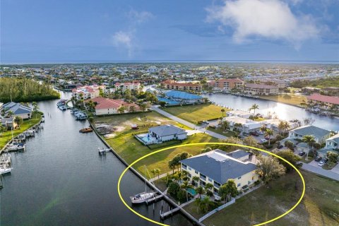 Copropriété à vendre à Punta Gorda, Floride: 3 chambres, 134.52 m2 № 967090 - photo 1