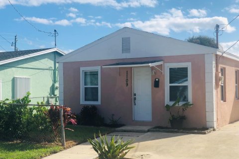 Casa en venta en Riviera Beach, Florida, 3 dormitorios, 66.33 m2 № 776565 - foto 4
