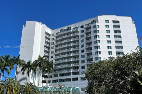 Hôtel, hôtellerie à vendre à Fort Lauderdale, Floride: 1 chambre, 50.91 m2 № 413985 - photo 2
