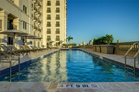 Condo in Coral Gables, Florida, 2 bedrooms  № 1381725 - photo 17