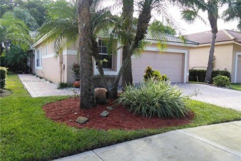 House in Weston, Florida 3 bedrooms, 150.04 sq.m. № 1381682 - photo 2