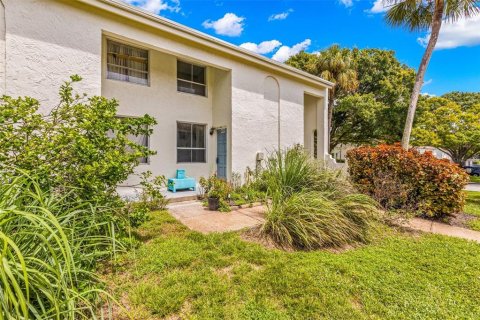 Touwnhouse à vendre à Tampa, Floride: 2 chambres, 96.99 m2 № 1354349 - photo 1