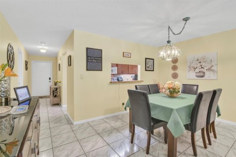 Villa ou maison à vendre à Deerfield Beach, Floride: 2 chambres, 131.46 m2 № 1141535 - photo 25