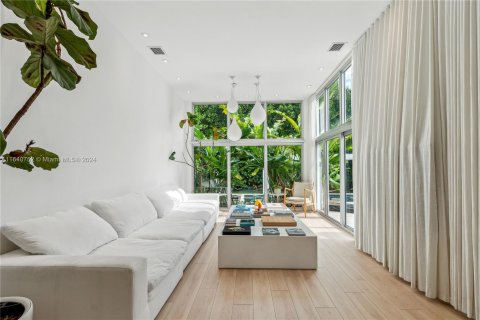 Casa en venta en Miami Beach, Florida, 4 dormitorios, 223.15 m2 № 1316645 - foto 5