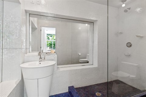 Casa en venta en Miami Beach, Florida, 4 dormitorios, 223.15 m2 № 1316645 - foto 24