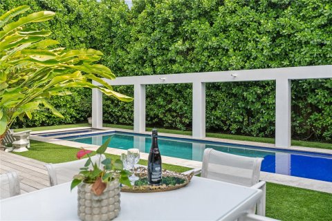 Casa en venta en Miami Beach, Florida, 4 dormitorios, 223.15 m2 № 1316645 - foto 2