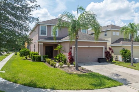 Villa ou maison à vendre à Kissimmee, Floride: 5 chambres, 260.68 m2 № 1338199 - photo 1