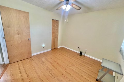 Condo in Tamarac, Florida, 2 bedrooms  № 1120143 - photo 5