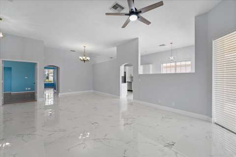 House in West Palm Beach, Florida 3 bedrooms, 151.71 sq.m. № 1151715 - photo 24