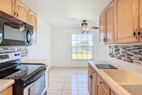 Condo in Kissimmee, Florida, 2 bedrooms  № 1414742 - photo 13