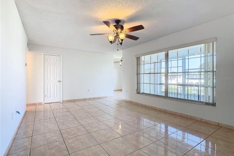 Condo in Kissimmee, Florida, 2 bedrooms  № 1414742 - photo 5