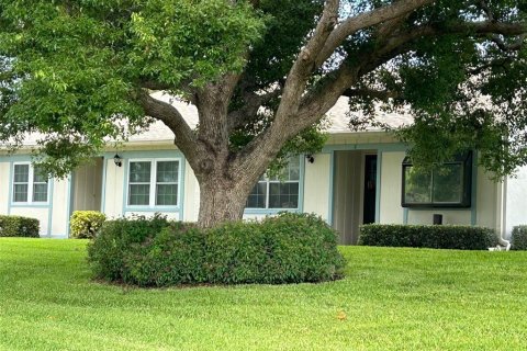 Copropriété à vendre à Port Richey, Floride: 2 chambres, 112.41 m2 № 1340930 - photo 1