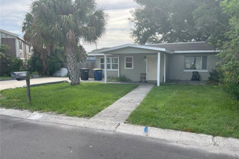 House in Clearwater, Florida 3 bedrooms, 100.24 sq.m. № 1354709 - photo 1