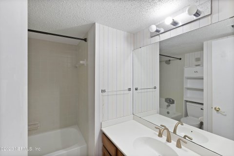 Condo in Jacksonville, Florida, 2 bedrooms  № 865745 - photo 22