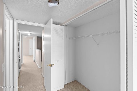 Condo in Jacksonville, Florida, 2 bedrooms  № 865745 - photo 24