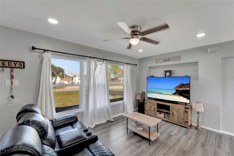 Villa ou maison à vendre à Punta Gorda, Floride: 4 chambres, 164.72 m2 № 1344039 - photo 11