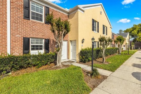 Townhouse in Tampa, Florida 2 bedrooms, 86.21 sq.m. № 1157637 - photo 2