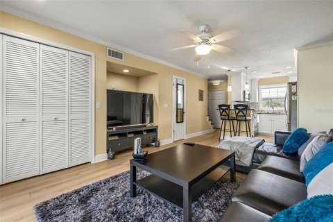 Touwnhouse à vendre à Tampa, Floride: 2 chambres, 86.21 m2 № 1157637 - photo 11