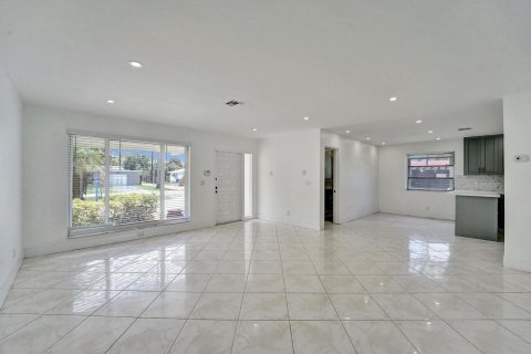 Villa ou maison à vendre à Hollywood, Floride: 3 chambres, 147.25 m2 № 1162092 - photo 1