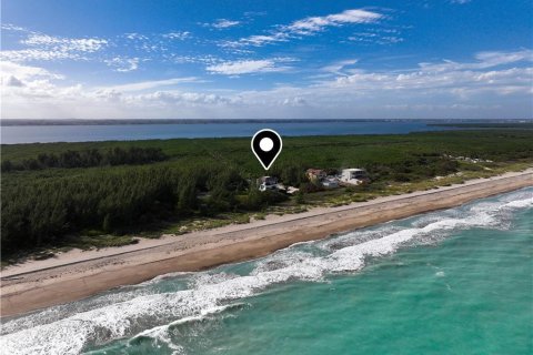 Casa en venta en Hutchinson Island South, Florida, 3 dormitorios, 347.27 m2 № 1162088 - foto 2