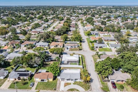 House in Port Richey, Florida 2 bedrooms, 95.88 sq.m. № 1393320 - photo 26