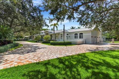 Villa ou maison à vendre à Pinecrest, Floride: 5 chambres, 482.81 m2 № 739820 - photo 5