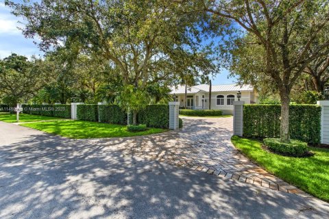 Villa ou maison à vendre à Pinecrest, Floride: 5 chambres, 482.81 m2 № 739820 - photo 8