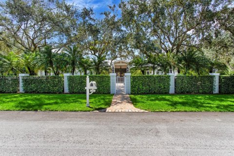 Casa en venta en Pinecrest, Florida, 5 dormitorios, 482.81 m2 № 739820 - foto 7