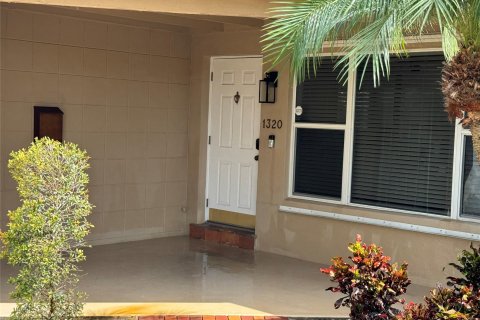 Casa en venta en Pompano Beach, Florida, 3 dormitorios, 151.62 m2 № 815461 - foto 2