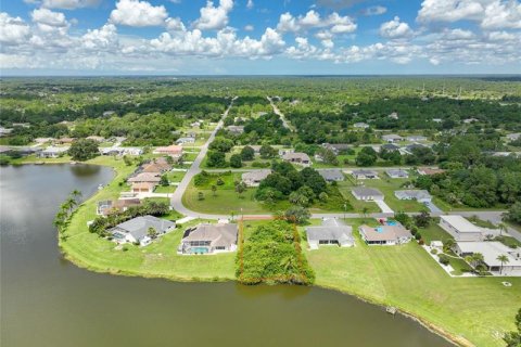 Купить земельный участок в Порт-Шарлотт, Флорида № 232464 - фото 1