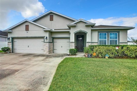 Villa ou maison à vendre à Kissimmee, Floride: 4 chambres, 264.86 m2 № 1308520 - photo 1