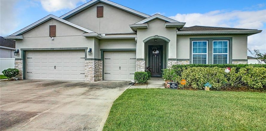 House in Kissimmee, Florida 4 bedrooms, 264.86 sq.m. № 1308520