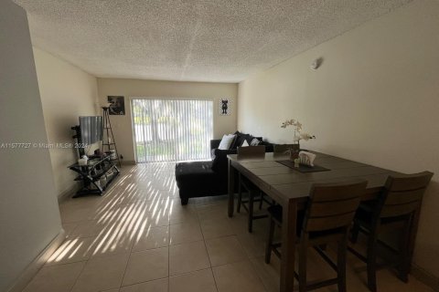 Copropriété à vendre à Coral Springs, Floride: 2 chambres, 71.35 m2 № 1150894 - photo 2