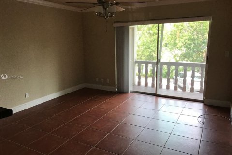 Copropriété à vendre à Tamarac, Floride: 2 chambres, 76.37 m2 № 1176940 - photo 5