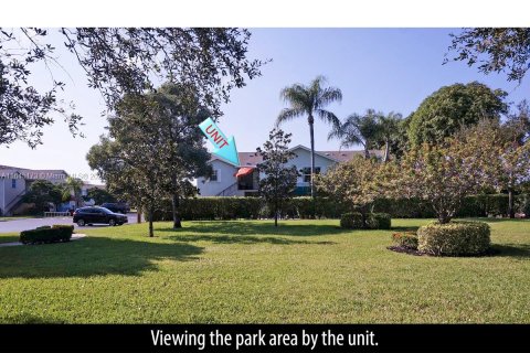 Condo in Hypoluxo, Florida, 2 bedrooms  № 1328096 - photo 2