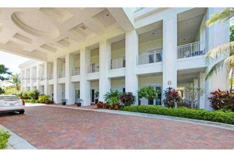 Hotel in Doral, Florida 1 bedroom, 99.41 sq.m. № 940676 - photo 1