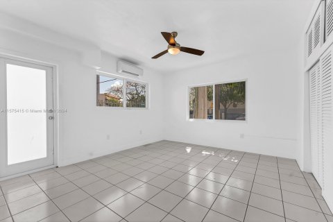 Condo in Miami Beach, Florida, 1 bedroom  № 1146858 - photo 6