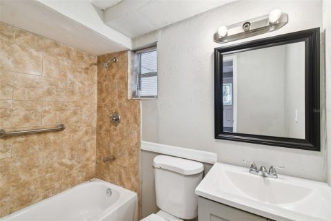 Immobilier commercial à vendre à Tampa, Floride: 4 chambres, 174.66 m2 № 1274437 - photo 12