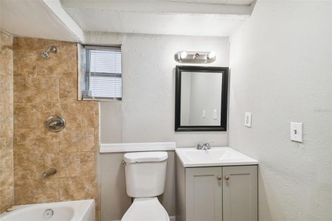 Immobilier commercial à vendre à Tampa, Floride: 4 chambres, 174.66 m2 № 1274437 - photo 11