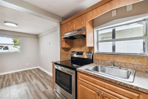 Immobilier commercial à vendre à Tampa, Floride: 4 chambres, 174.66 m2 № 1274437 - photo 19