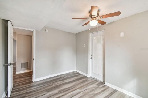 Immobilier commercial à vendre à Tampa, Floride: 4 chambres, 174.66 m2 № 1274437 - photo 10