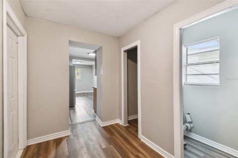 Immobilier commercial à vendre à Tampa, Floride: 4 chambres, 174.66 m2 № 1274437 - photo 22