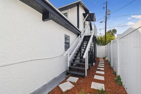 Immobilier commercial à vendre à Tampa, Floride: 4 chambres, 174.66 m2 № 1274437 - photo 30