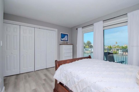 Touwnhouse à vendre à Treasure Island, Floride: 2 chambres, 117.06 m2 № 1302394 - photo 19